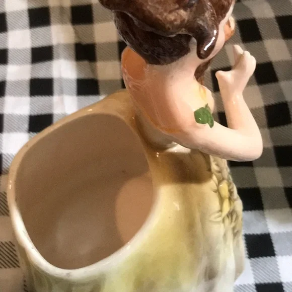 Enesco Vintage 7 inches full body young girl planter made of glass - Picture 3 of 6